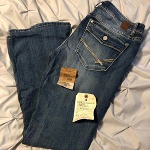 Buckle jeans